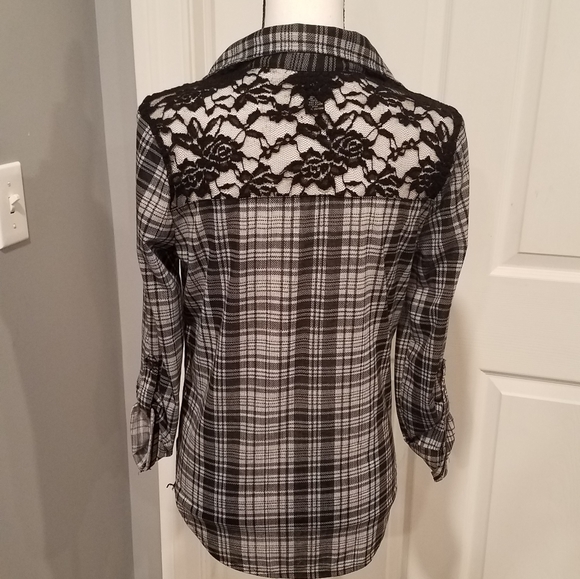 LACED BACK FLANNEL PRINT RUE 21 - Picture 2 of 7